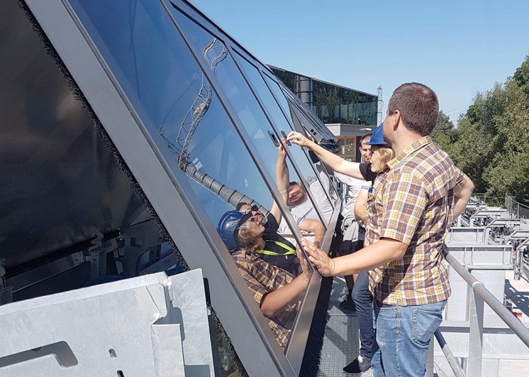 Besprechung an Dachfenster-Prototyp