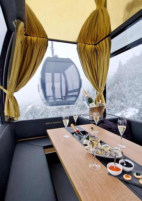 Mit Champagner zu Ski fahren in der Event-Seilbahnkabine von Moet & Chandon in Lech