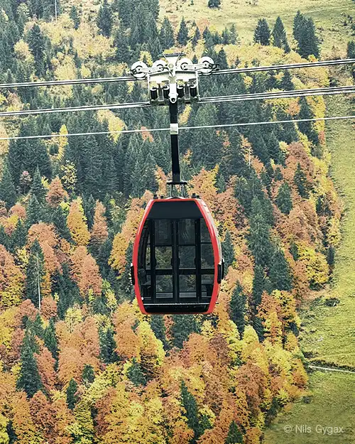 TRI-Line Seilbahn und Stella Seilbahnkabine von CWA, Doppelmayr im Hoch-Ybrig in der Schweiz