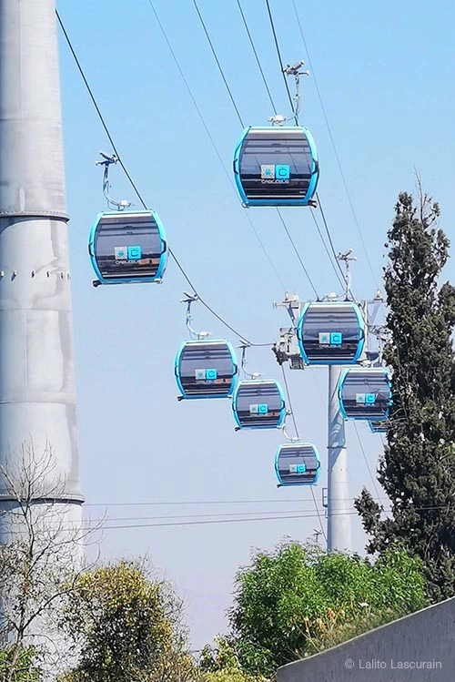 Seilbahn Cablebus Linea mit Omega V Kabinen in Mexiko