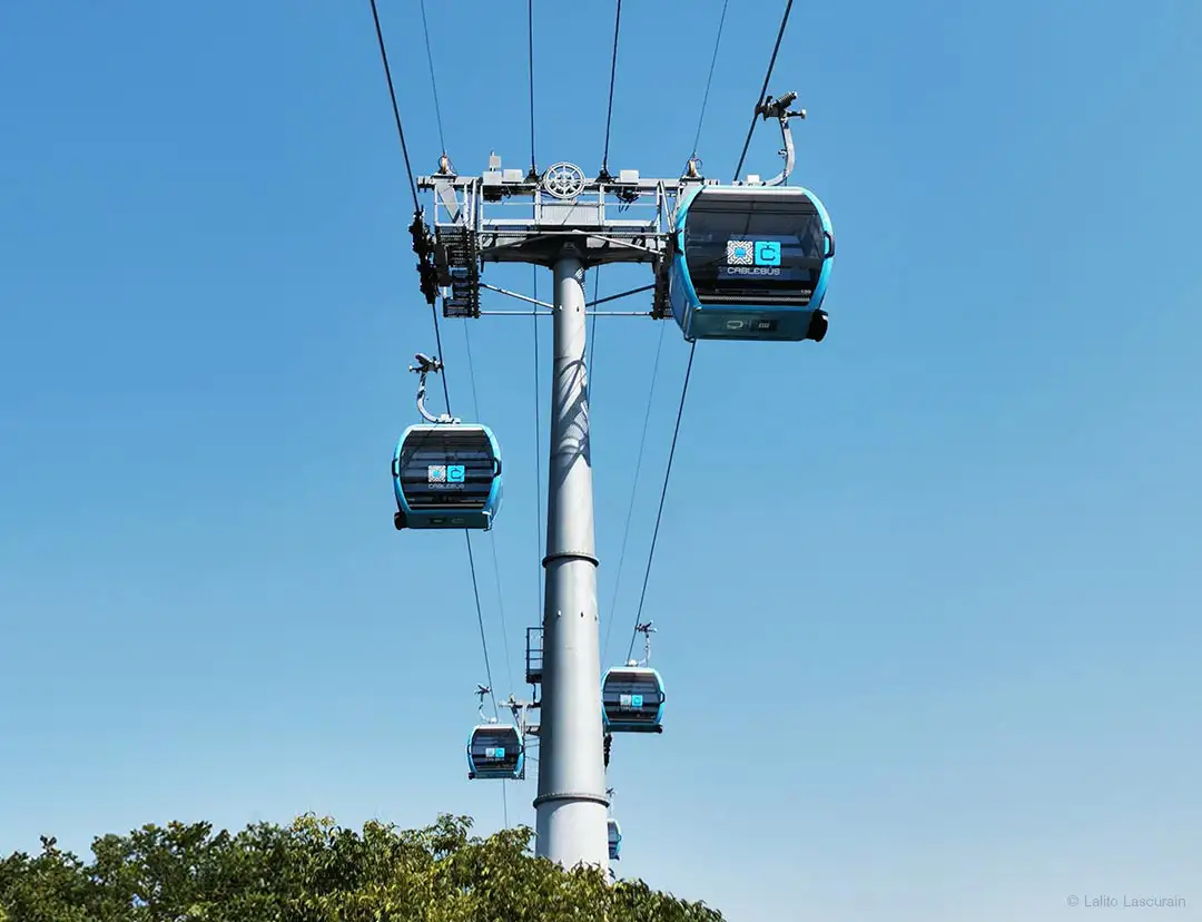 Seilbahn Cablebus Linea mit Omega V Kabinen in Mexiko