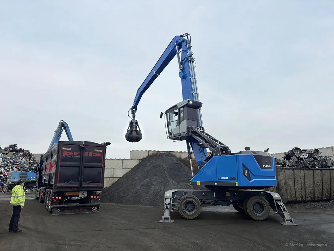 Umschlagbagger MHL 350 aus der G-Serie von Fuchs Terex