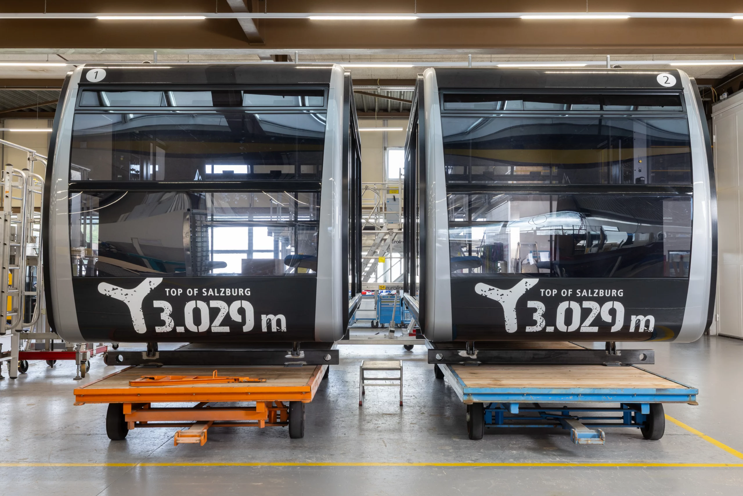 Seilbahnkabine der Kitzsteinhorn Gipfelbahn im CWA Werk, Doppelmayr