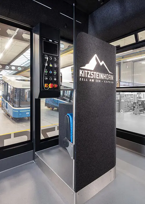 Seilbahnkabinen Interior der Kitzsteinhorn Gipfelbahn im CWA Werk, Doppelmayr