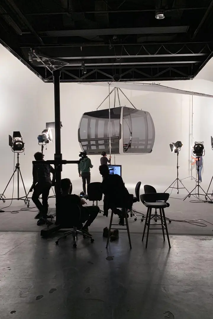 Fotoshooting einer Seilbahnkabine im Fotostudio