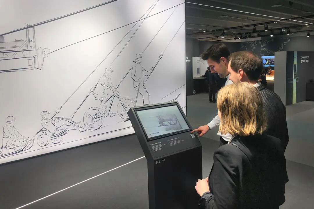 Team von MOJA Design auf dem Doppelmayr Messestand auf der Interalpin